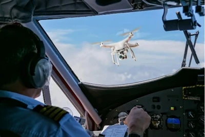 Drones dub ya, tej yam koj paub?